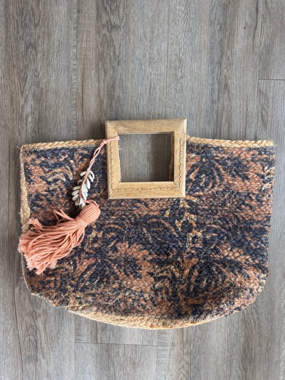 Woven Palm-Print Tote Bag with Tassel - Peach & Navy